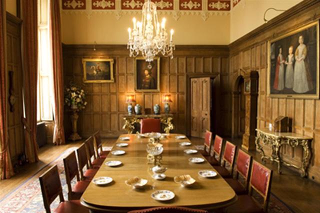 arley_hall_fronthall_small