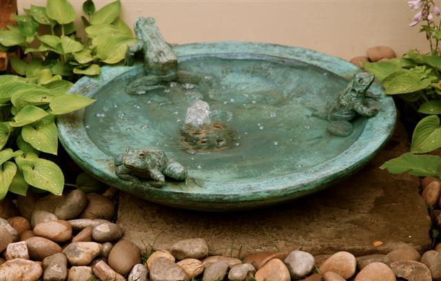 lucy_smith_2013_frog_bowl_fountain_small