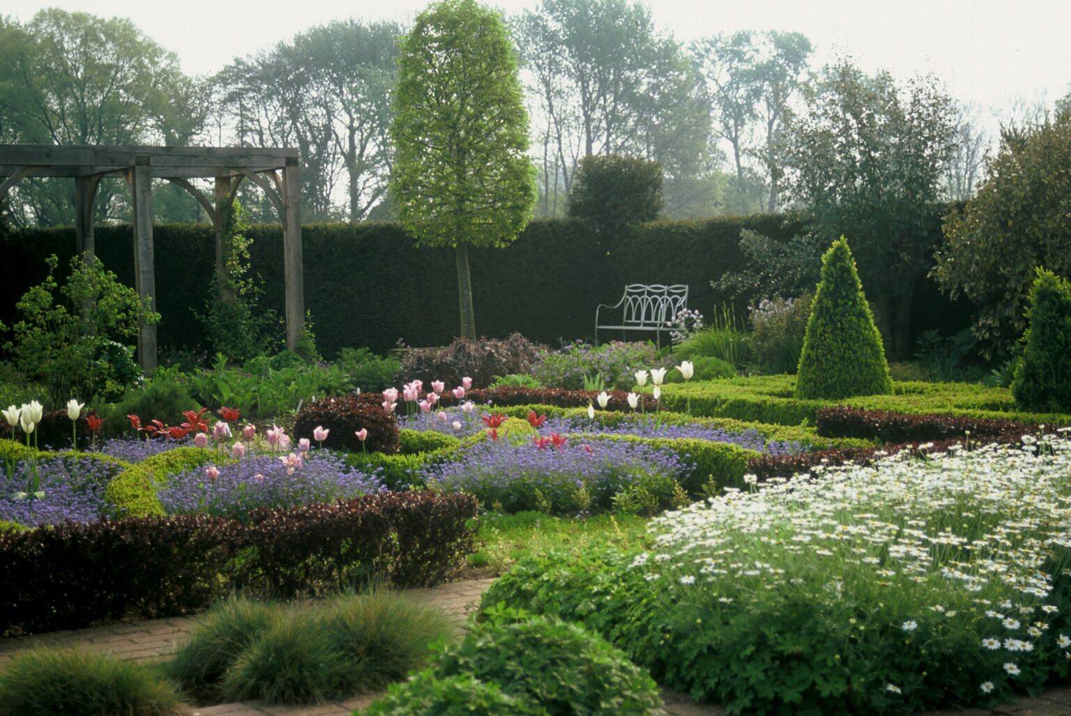 (Сады) Уотерперри Waterperry Gardens. Сад Waterperry Gardens, Оксфорд, Великобритания. Сад Эдем в Англии. Rose Garden (Horticulture).