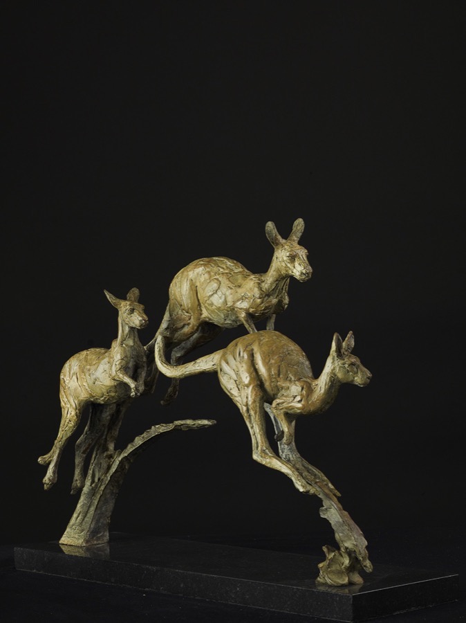 hamishmackie-kangaroo-sculpture_low_res.jpeg